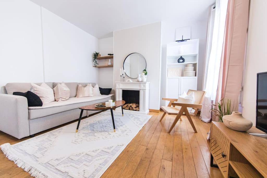 Appartement Lumineux 2 Chambres Coeur De Tours Esterno foto