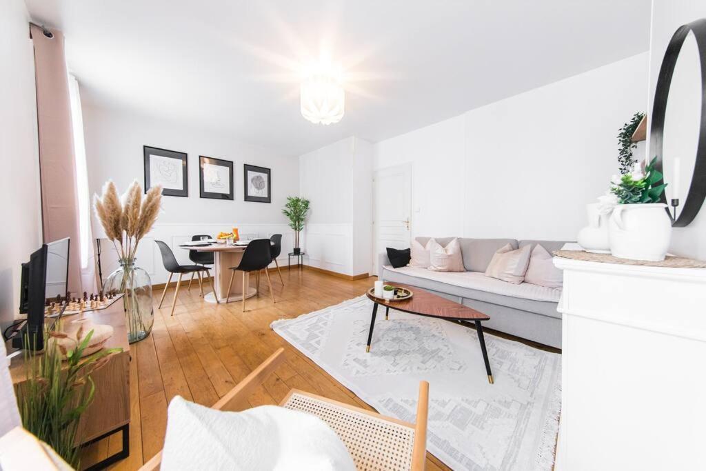 Appartement Lumineux 2 Chambres Coeur De Tours Esterno foto